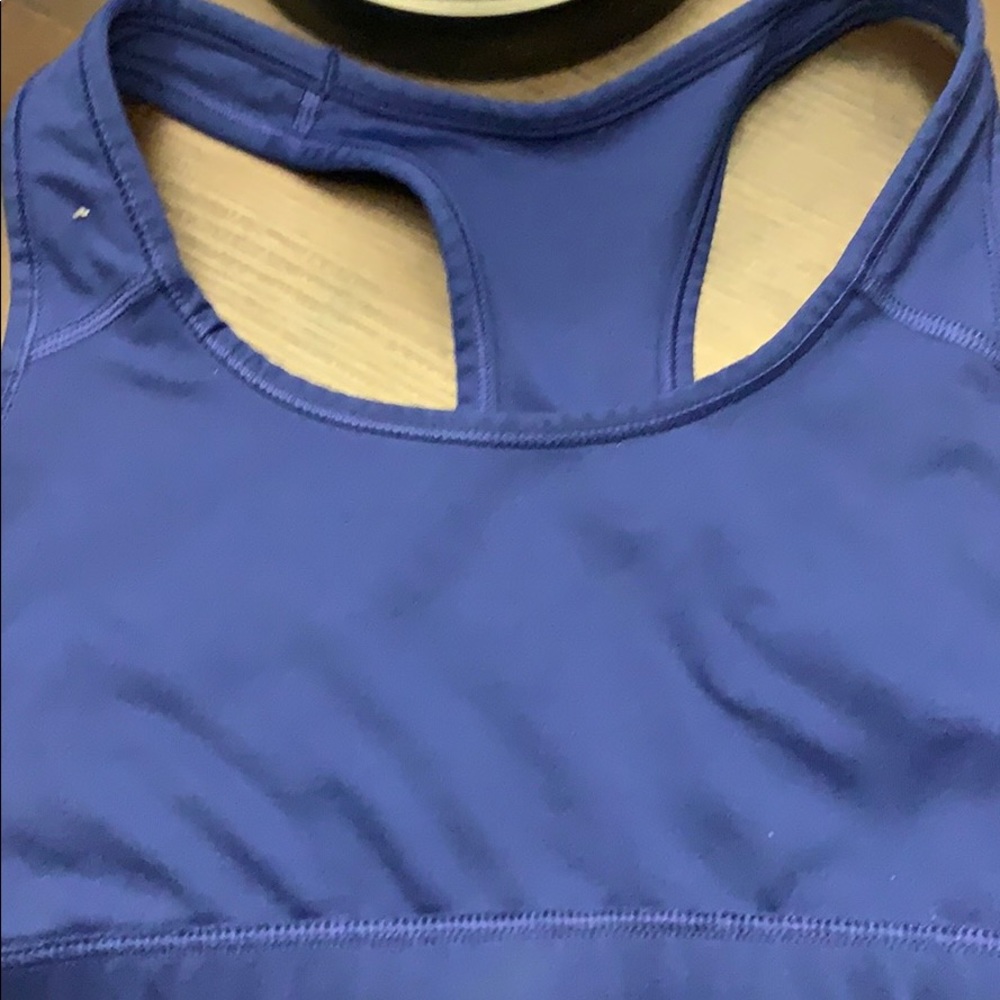 2 Nike sports bras - Picture 4 of 12